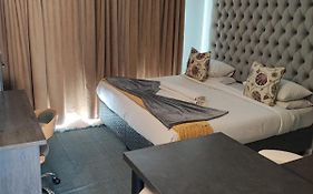 A47 Self Catering Apartment Inside Bains Lodge